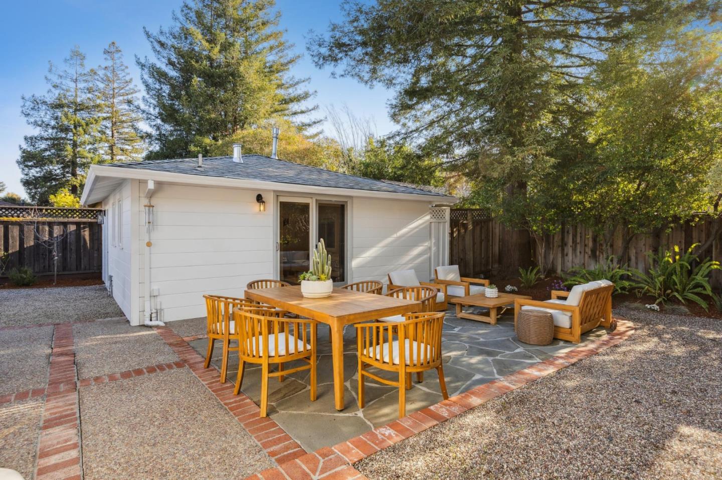 Detail Gallery Image 26 of 32 For 2434 Waverley St, Palo Alto,  CA 94301 - 4 Beds | 3/1 Baths