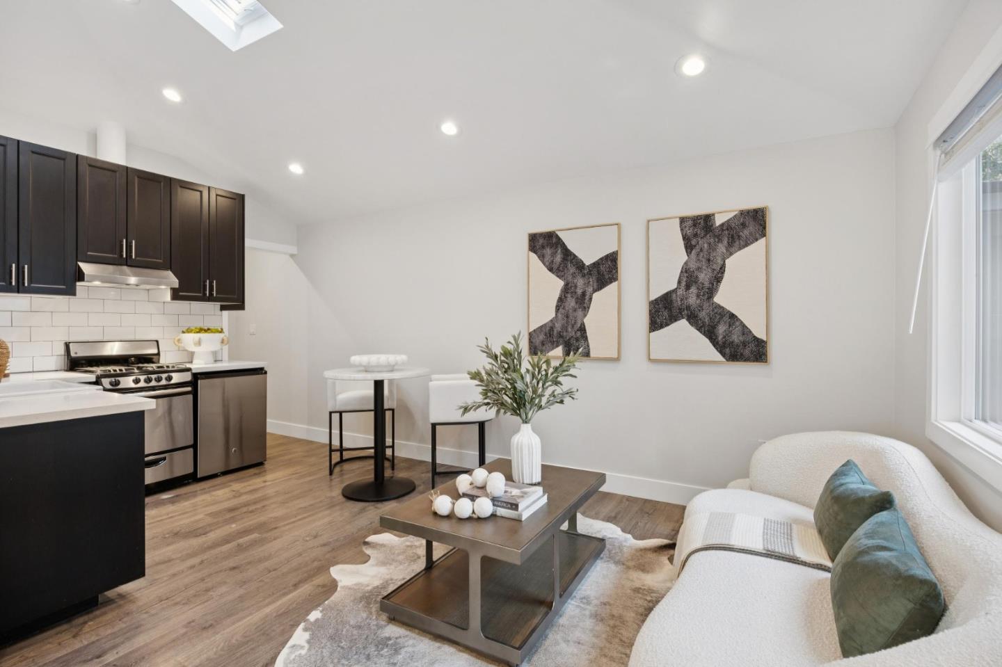 Detail Gallery Image 29 of 32 For 2434 Waverley St, Palo Alto,  CA 94301 - 4 Beds | 3/1 Baths