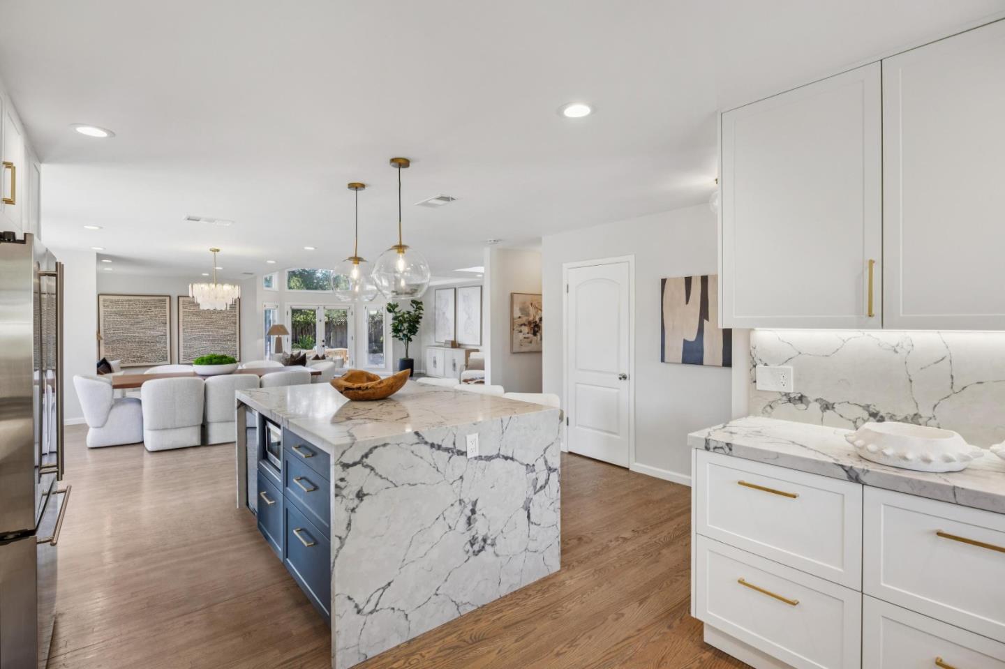 Detail Gallery Image 9 of 32 For 2434 Waverley St, Palo Alto,  CA 94301 - 4 Beds | 3/1 Baths