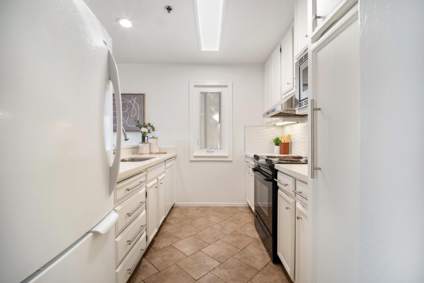 Detail Gallery Image 11 of 52 For 100 W El Camino Real #40,  Mountain View,  CA 94040 - 2 Beds | 2 Baths