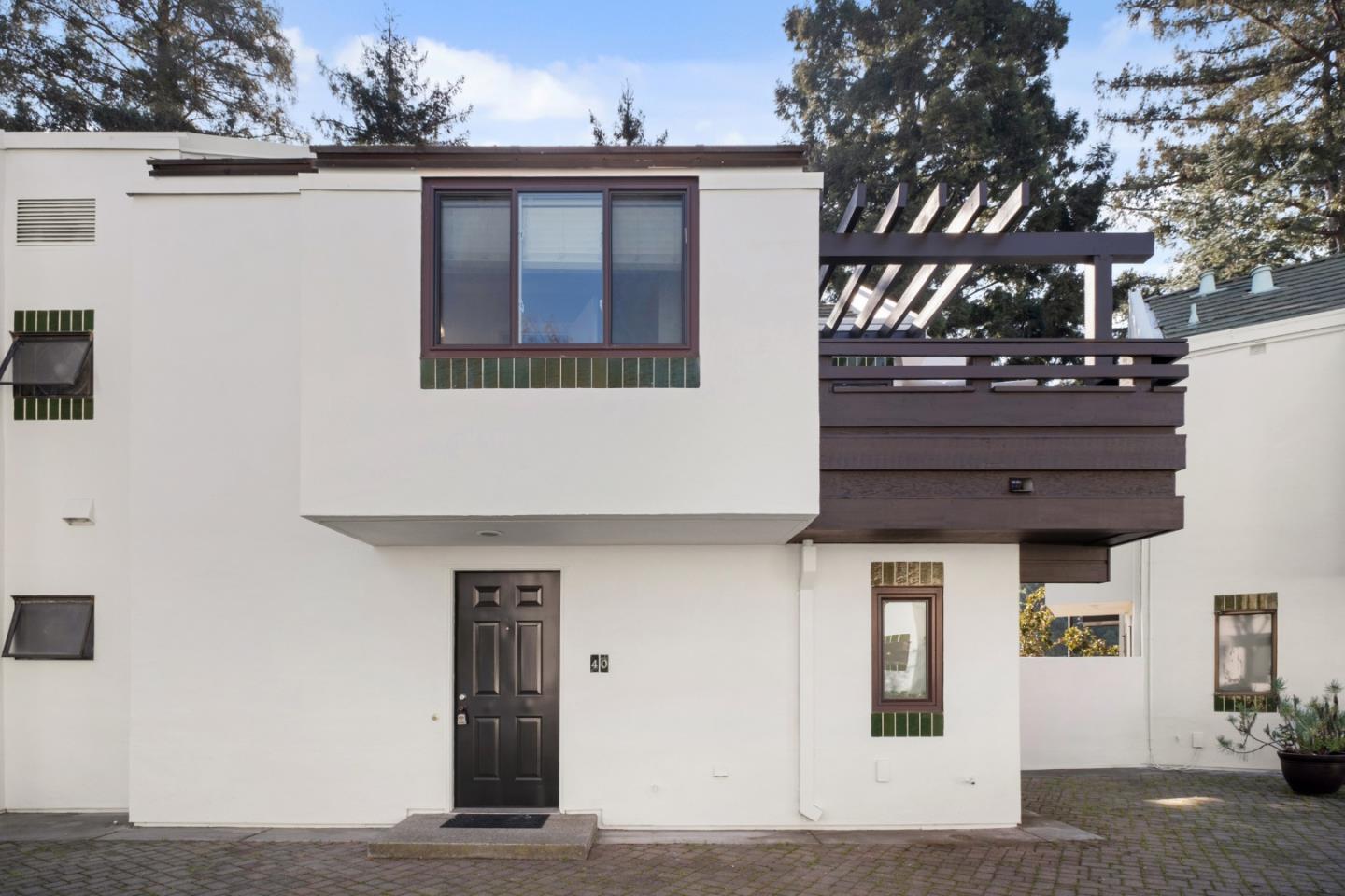 Detail Gallery Image 2 of 52 For 100 W El Camino Real #40,  Mountain View,  CA 94040 - 2 Beds | 2 Baths