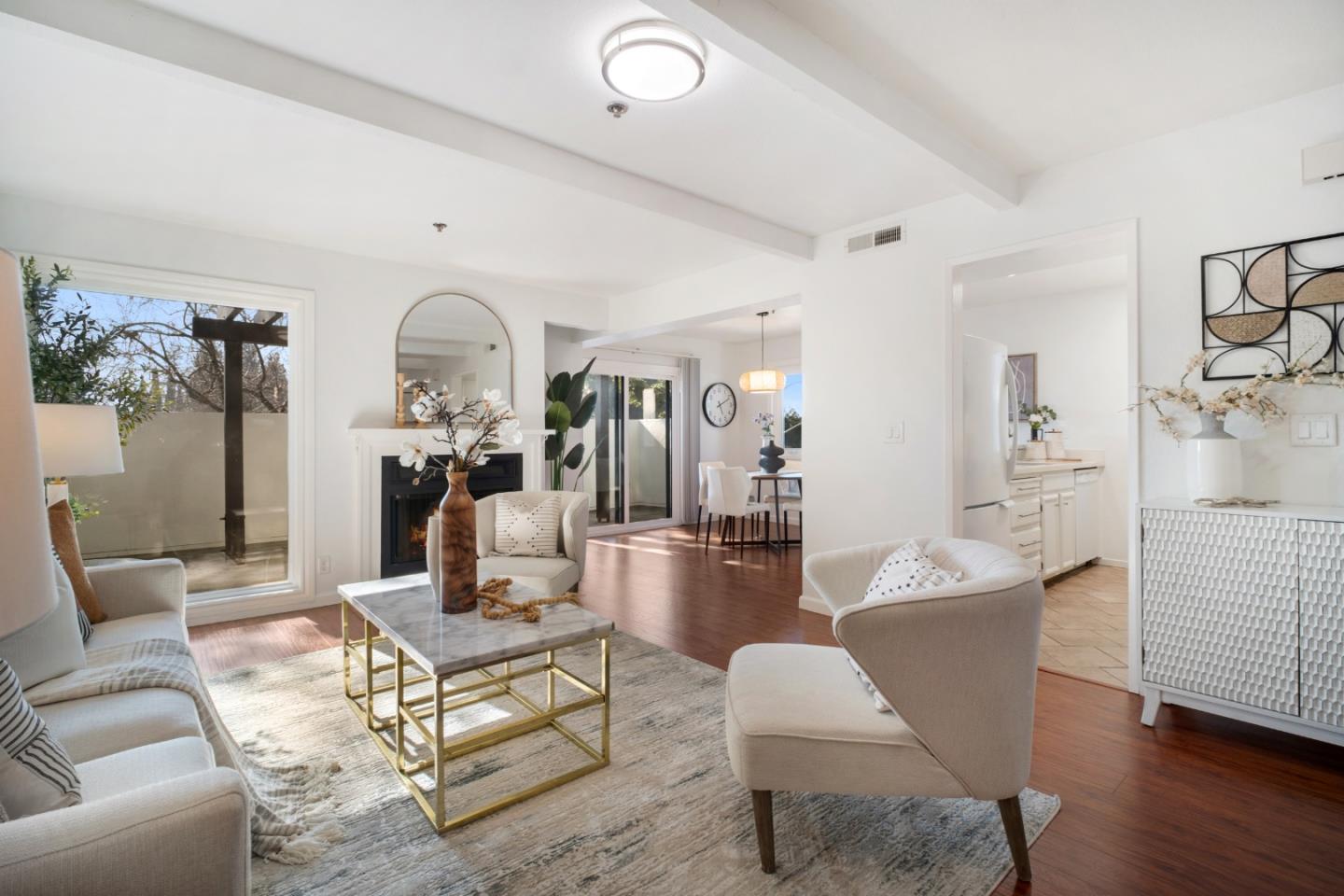 Detail Gallery Image 3 of 52 For 100 W El Camino Real #40,  Mountain View,  CA 94040 - 2 Beds | 2 Baths