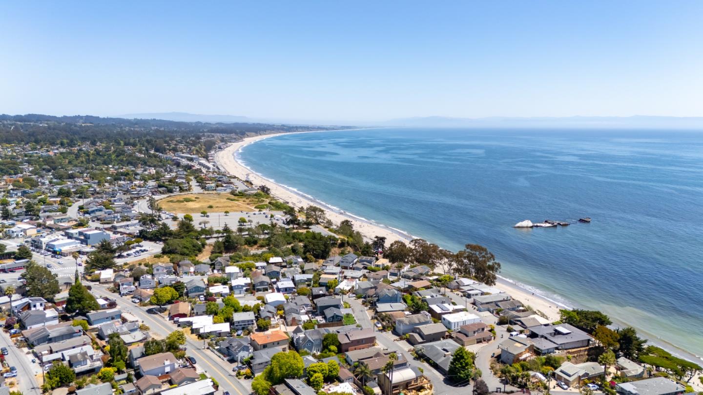 Detail Gallery Image 23 of 37 For 423 Hillcrest Dr, Aptos,  CA 95003 - 3 Beds | 2 Baths