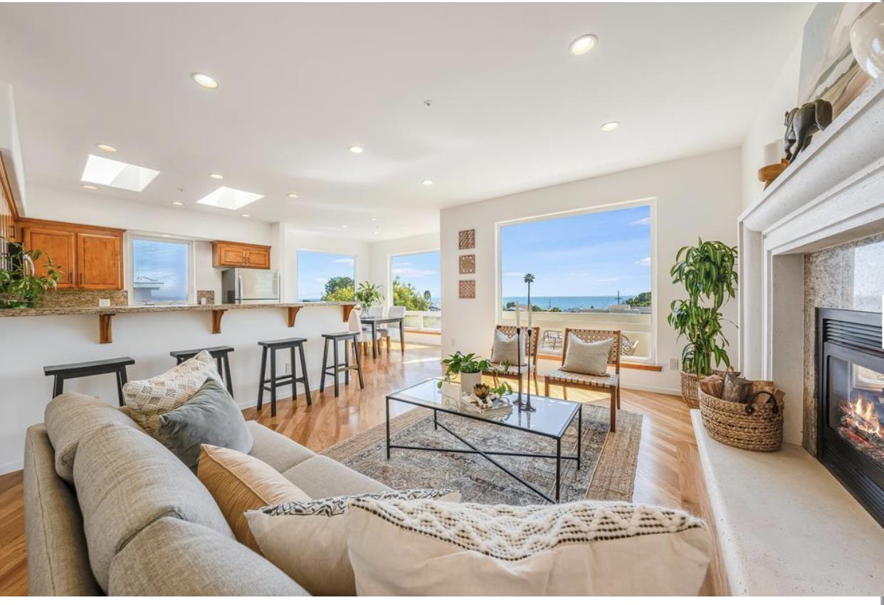 Detail Gallery Image 5 of 37 For 423 Hillcrest Dr, Aptos,  CA 95003 - 3 Beds | 2 Baths