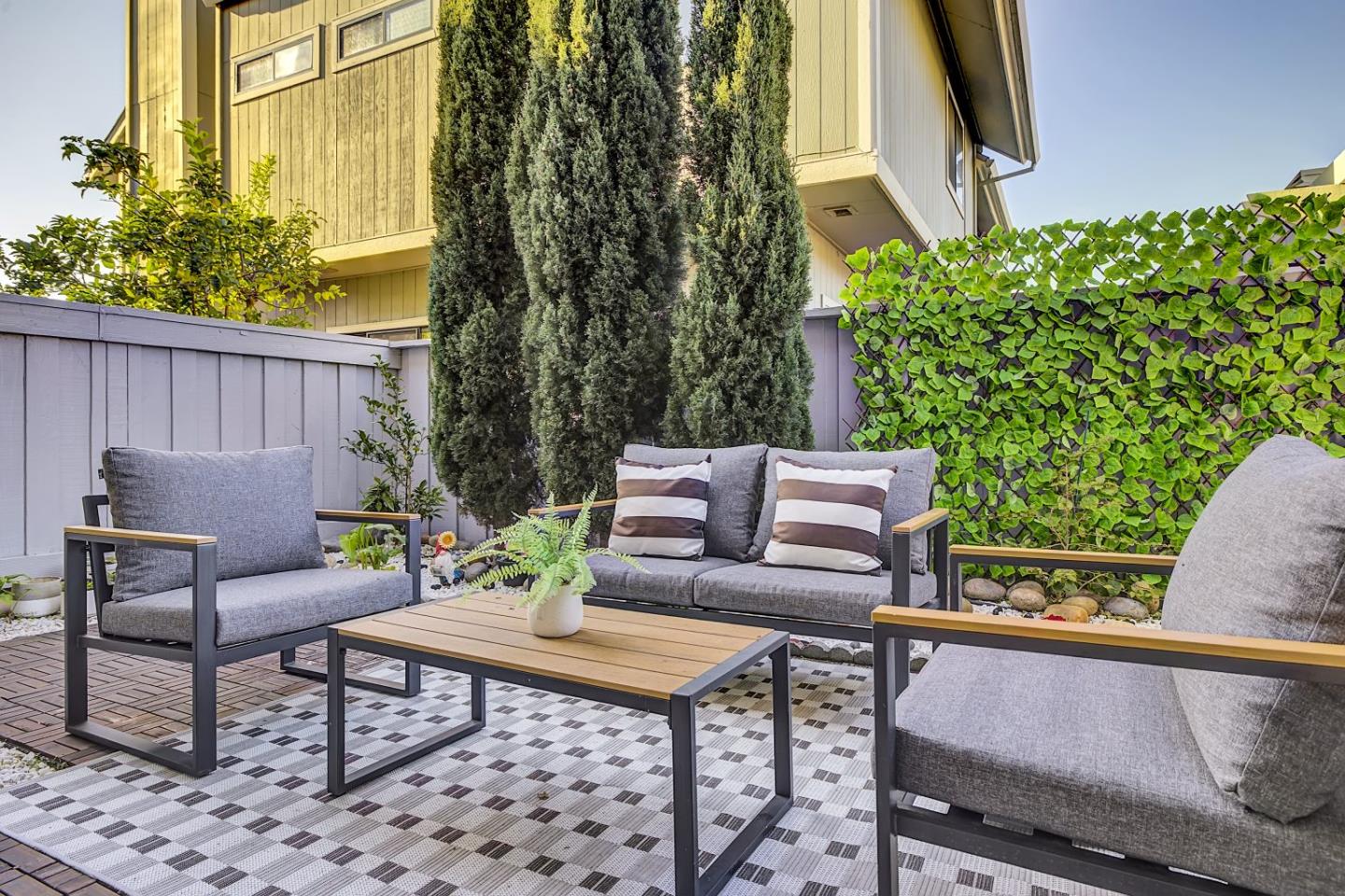 Detail Gallery Image 22 of 39 For 857 Canis Ln, Foster City,  CA 94404 - 3 Beds | 2/1 Baths