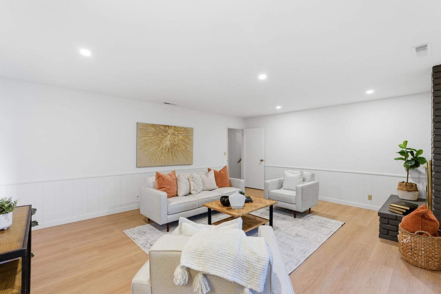 Detail Gallery Image 10 of 44 For 1235 via Huerta, Los Altos,  CA 94024 - 4 Beds | 3 Baths