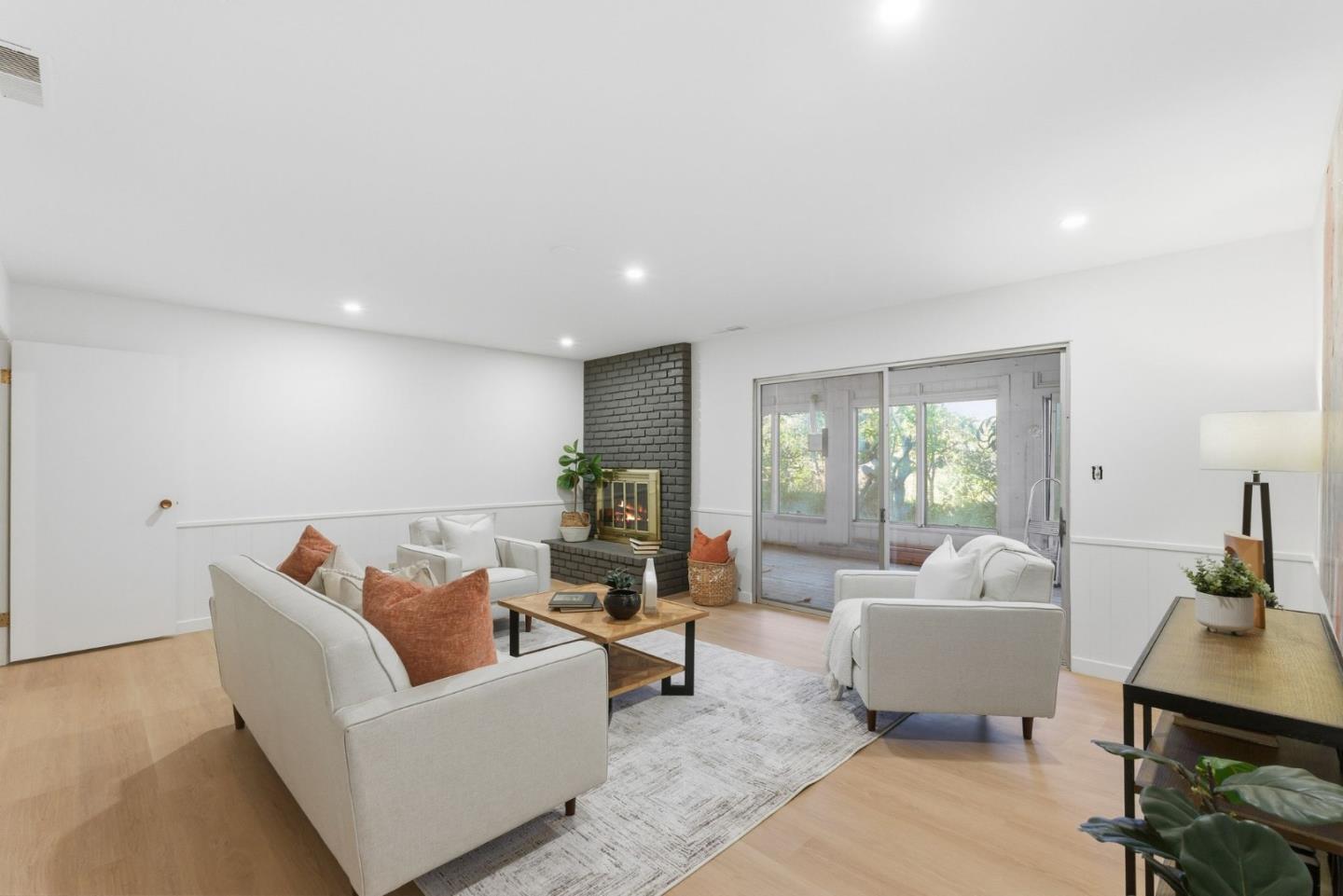 Detail Gallery Image 11 of 44 For 1235 via Huerta, Los Altos,  CA 94024 - 4 Beds | 3 Baths