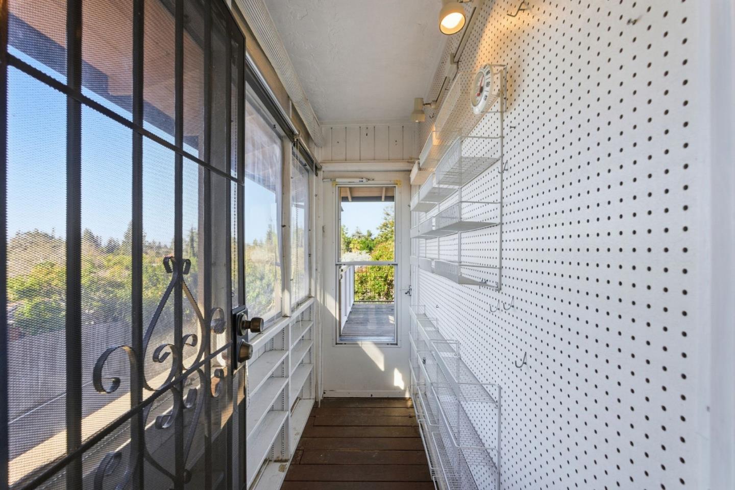 Detail Gallery Image 31 of 44 For 1235 via Huerta, Los Altos,  CA 94024 - 4 Beds | 3 Baths