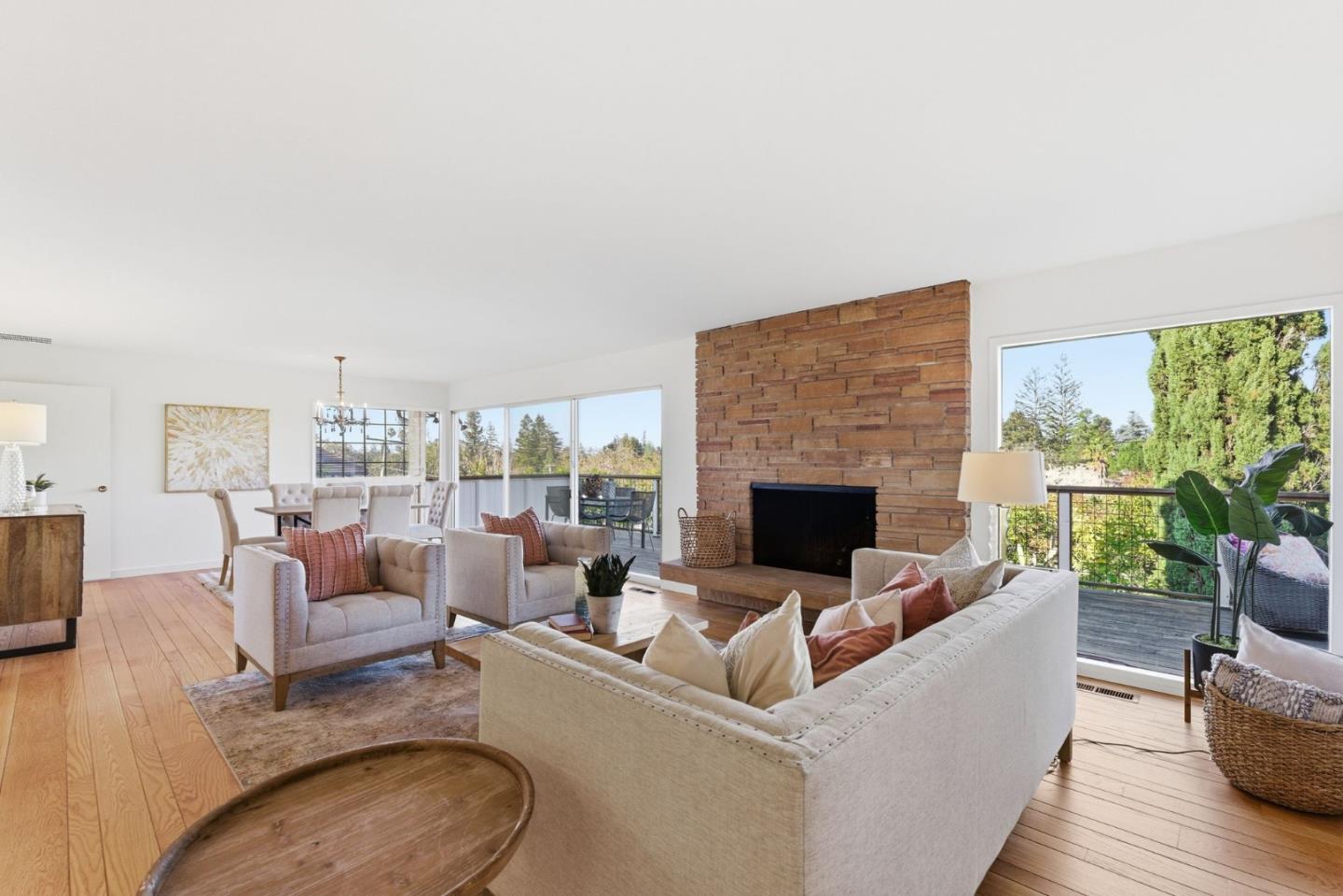 Detail Gallery Image 7 of 44 For 1235 via Huerta, Los Altos,  CA 94024 - 4 Beds | 3 Baths