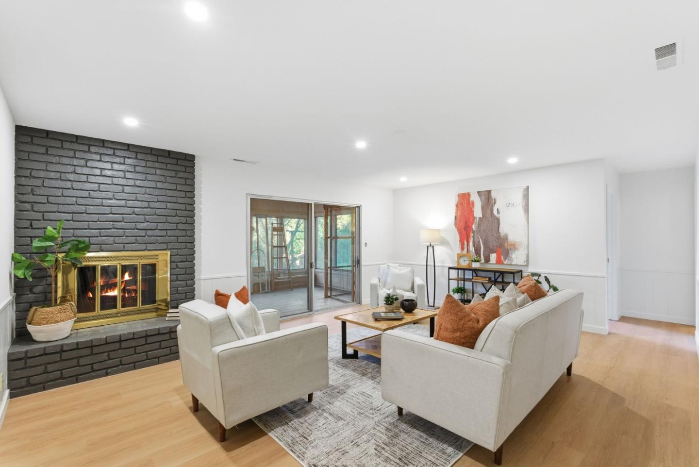 Detail Gallery Image 9 of 44 For 1235 via Huerta, Los Altos,  CA 94024 - 4 Beds | 3 Baths