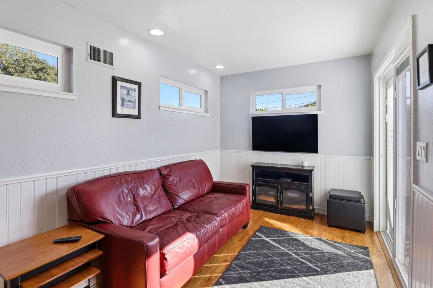 Detail Gallery Image 10 of 33 For 3421 Lodge Dr, Belmont,  CA 94002 - 3 Beds | 2 Baths