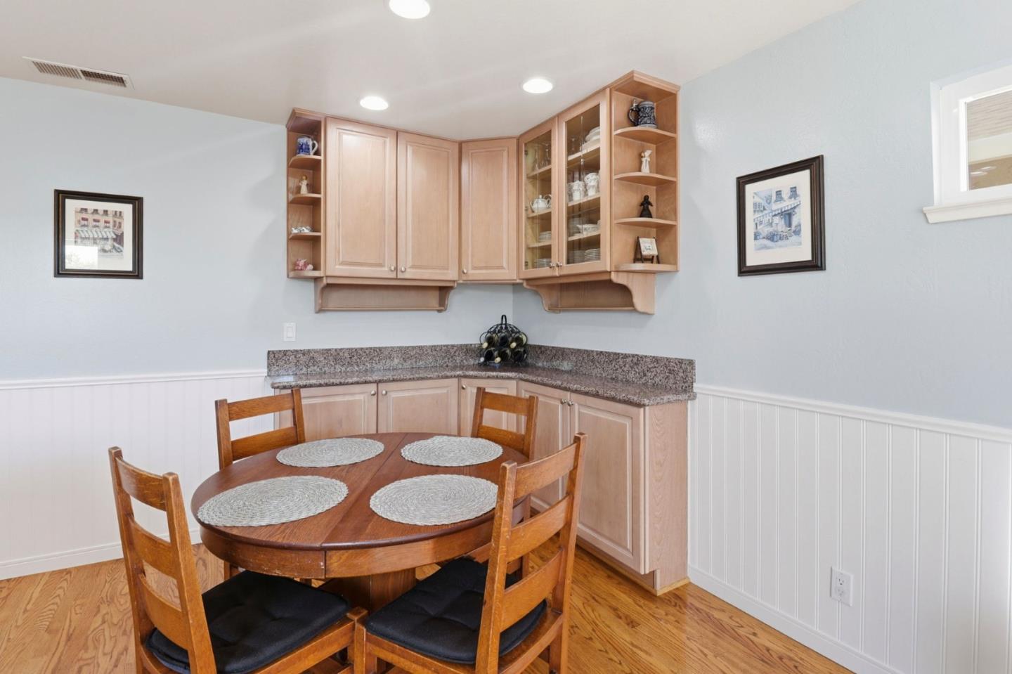 Detail Gallery Image 18 of 33 For 3421 Lodge Dr, Belmont,  CA 94002 - 3 Beds | 2 Baths