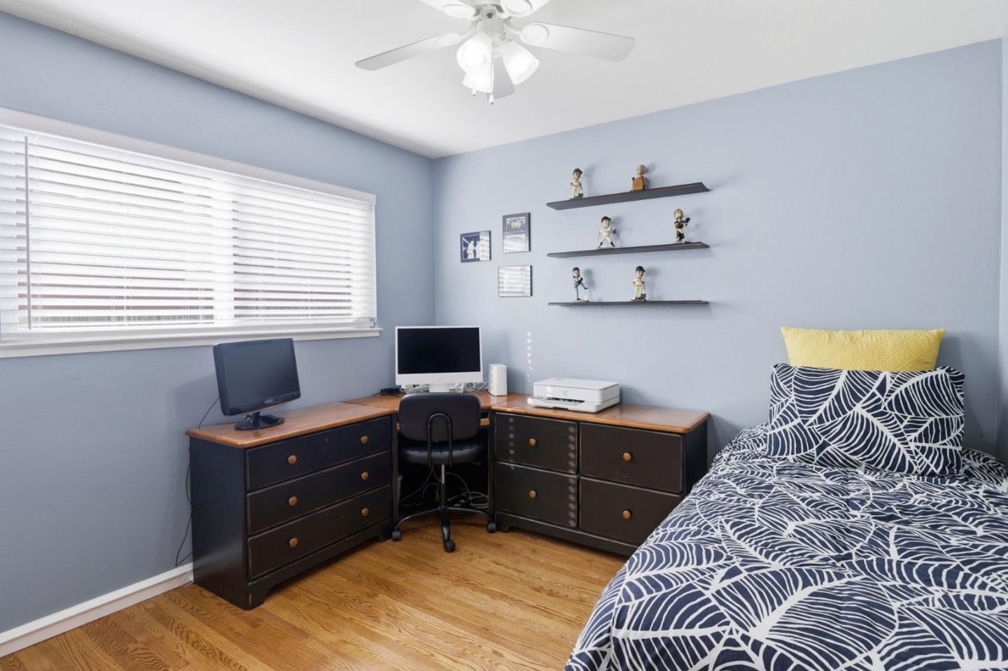 Detail Gallery Image 21 of 33 For 3421 Lodge Dr, Belmont,  CA 94002 - 3 Beds | 2 Baths