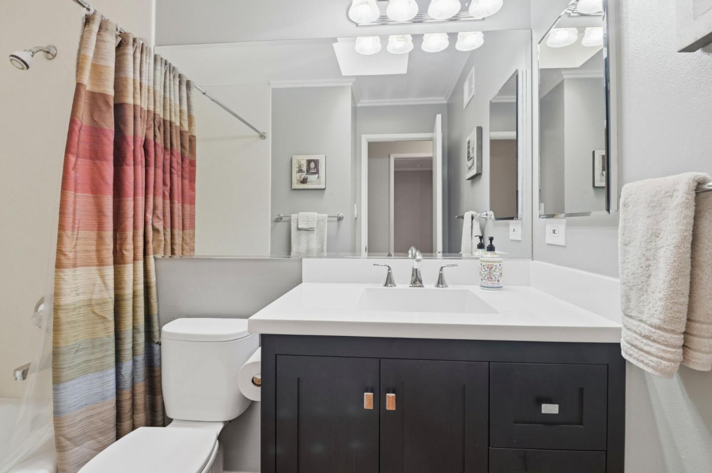 Detail Gallery Image 26 of 33 For 3421 Lodge Dr, Belmont,  CA 94002 - 3 Beds | 2 Baths