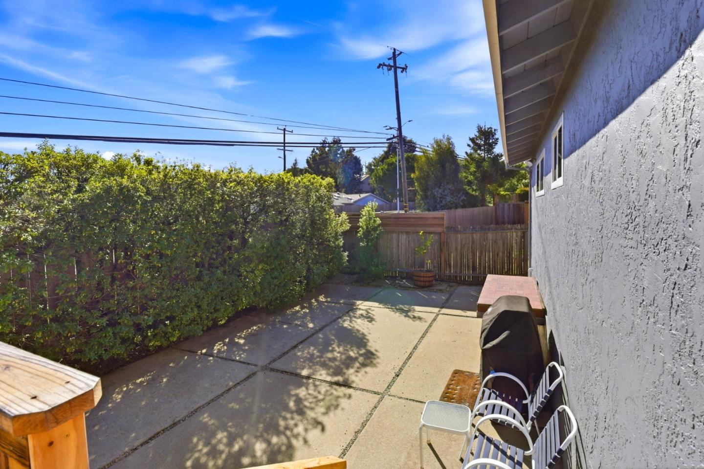 Detail Gallery Image 30 of 33 For 3421 Lodge Dr, Belmont,  CA 94002 - 3 Beds | 2 Baths