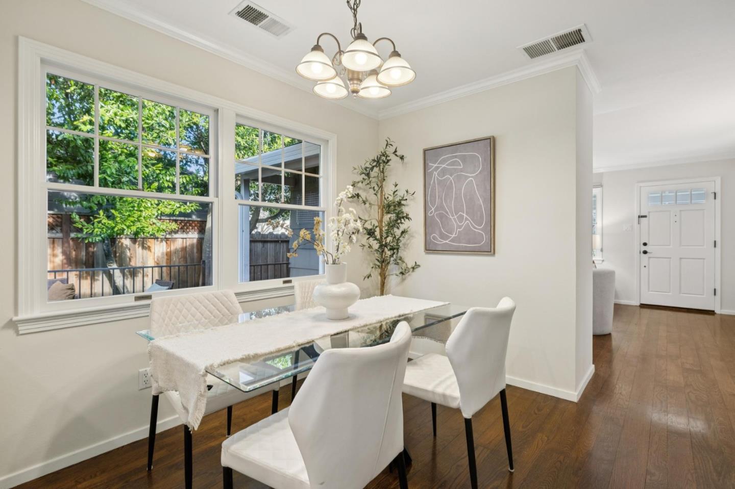 Detail Gallery Image 11 of 37 For 308 Hedge Rd, Menlo Park,  CA 94025 - 3 Beds | 2 Baths