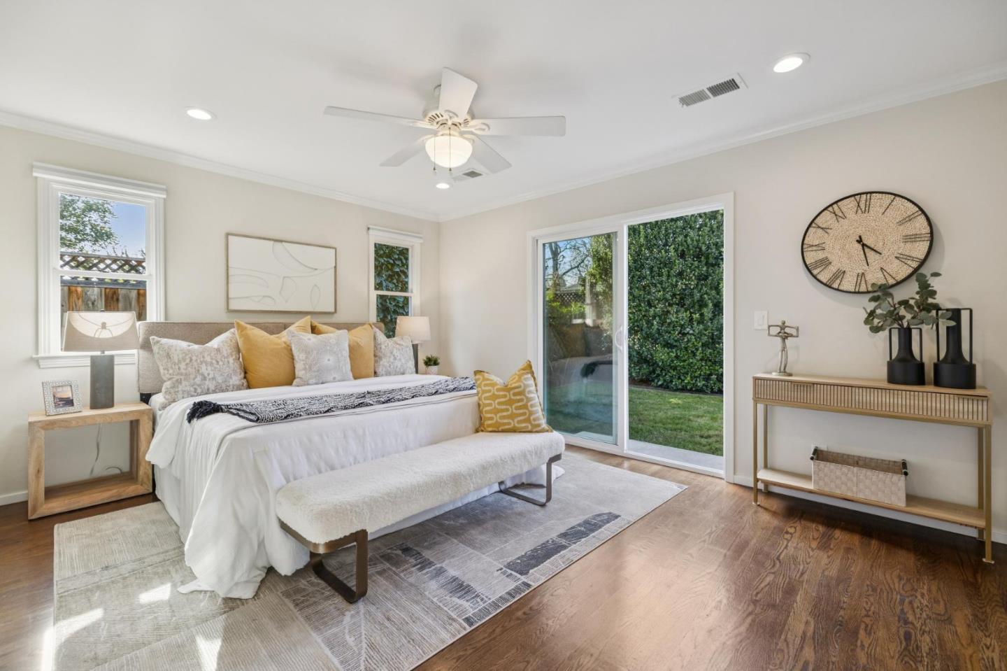 Detail Gallery Image 16 of 37 For 308 Hedge Rd, Menlo Park,  CA 94025 - 3 Beds | 2 Baths