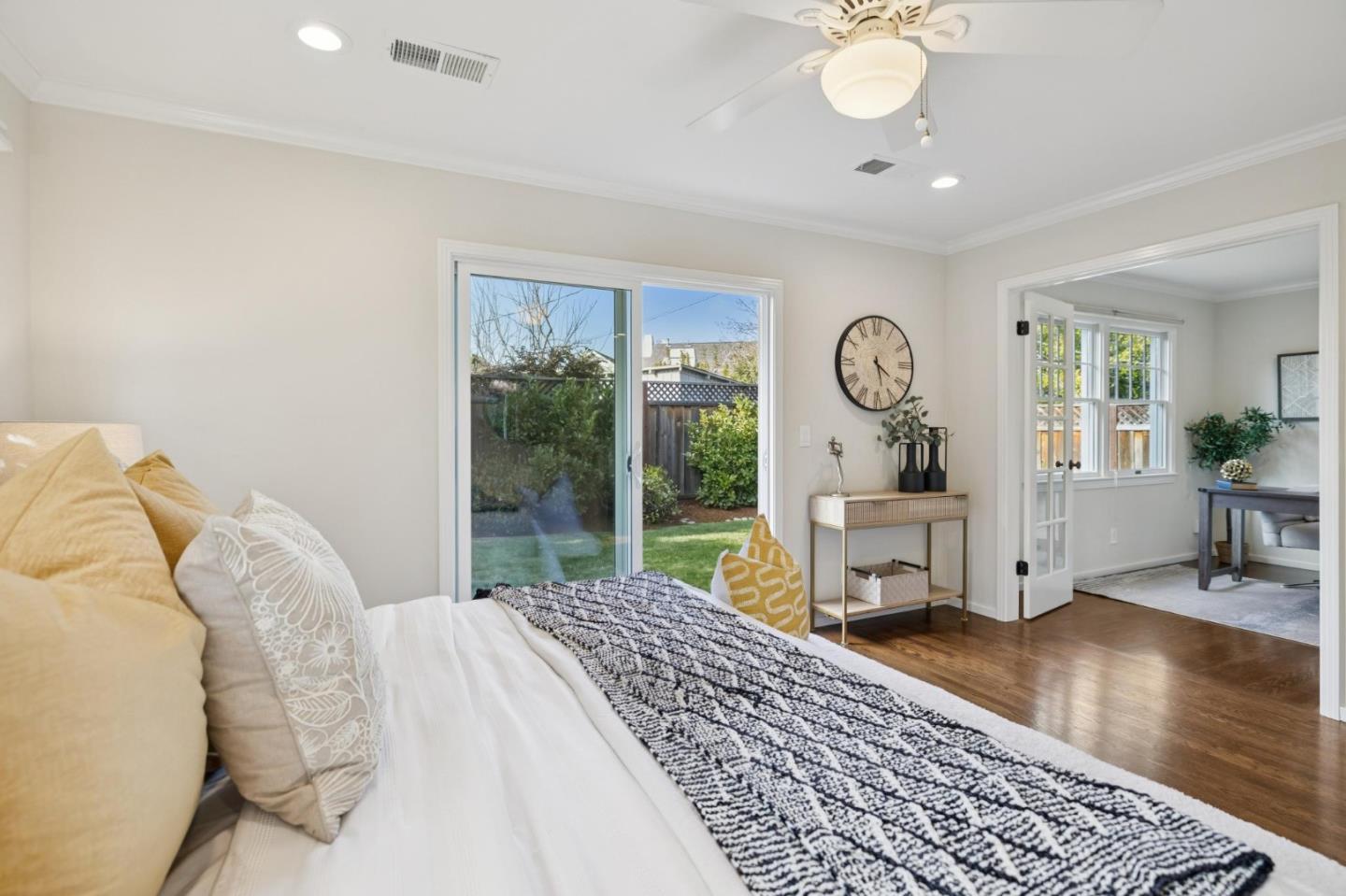 Detail Gallery Image 17 of 37 For 308 Hedge Rd, Menlo Park,  CA 94025 - 3 Beds | 2 Baths