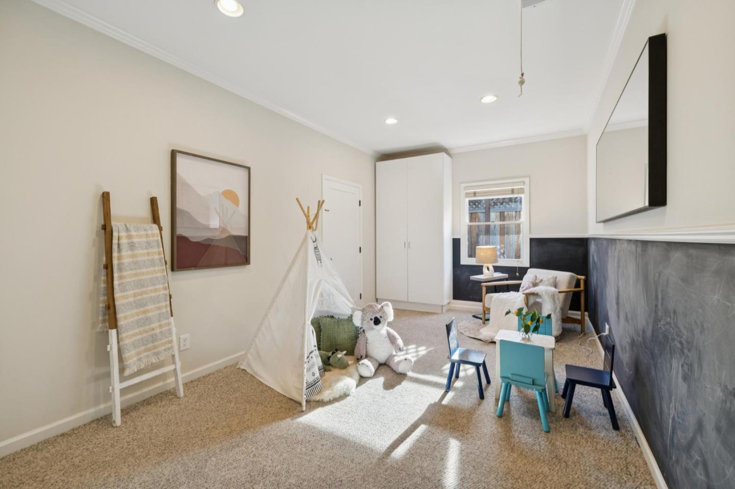 Detail Gallery Image 26 of 37 For 308 Hedge Rd, Menlo Park,  CA 94025 - 3 Beds | 2 Baths