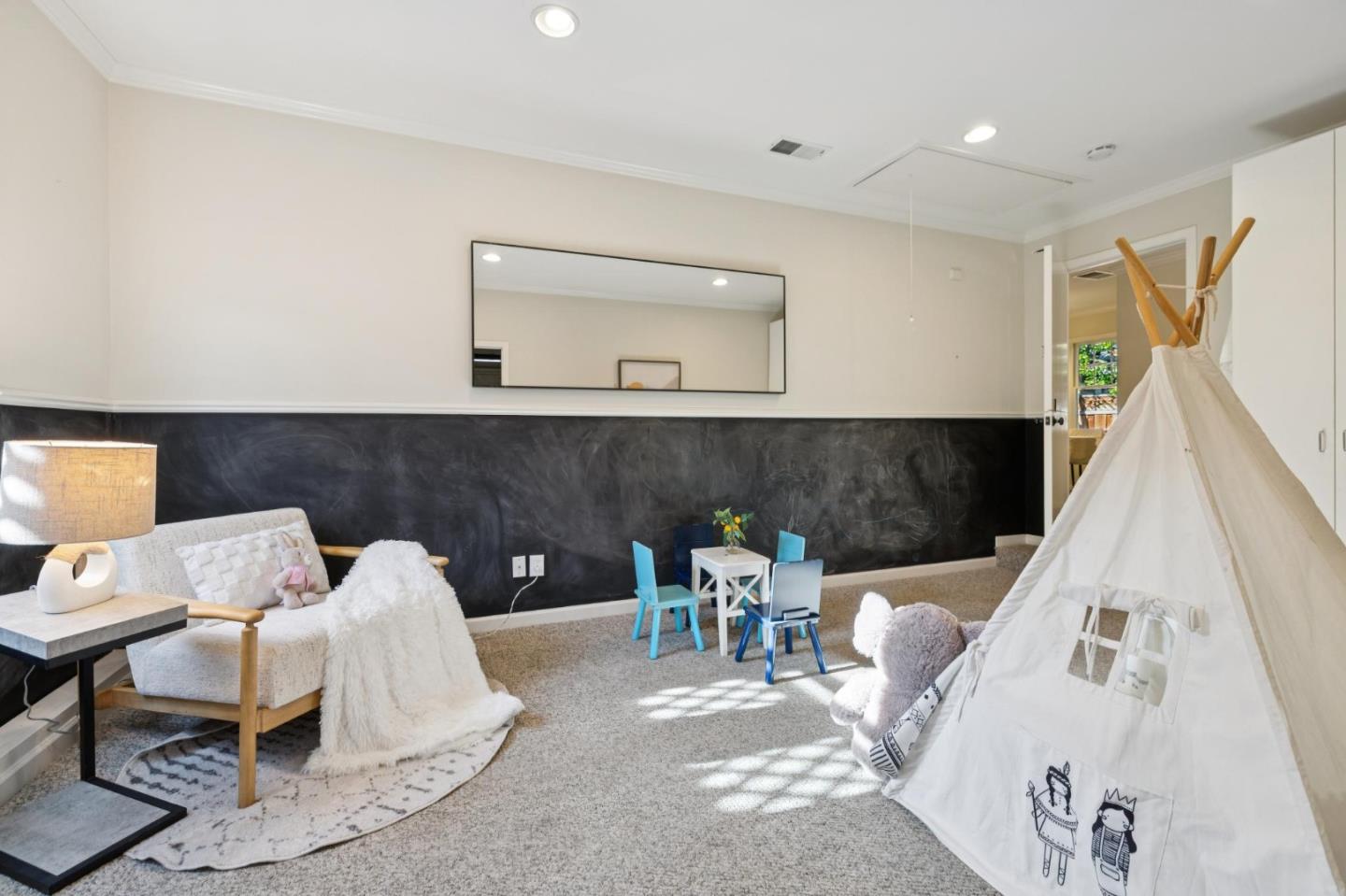 Detail Gallery Image 27 of 37 For 308 Hedge Rd, Menlo Park,  CA 94025 - 3 Beds | 2 Baths