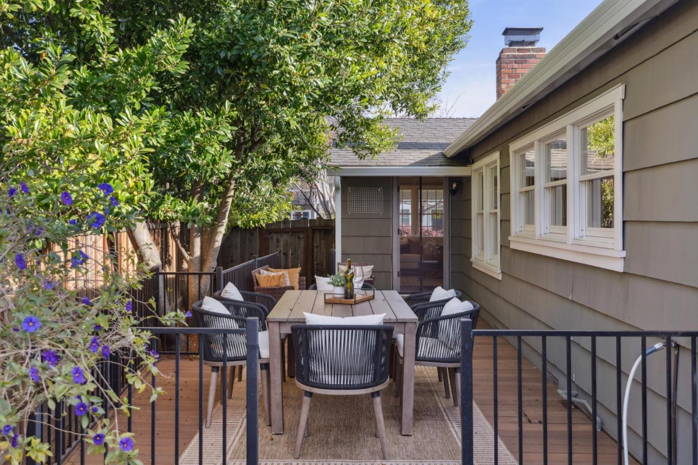 Detail Gallery Image 30 of 37 For 308 Hedge Rd, Menlo Park,  CA 94025 - 3 Beds | 2 Baths