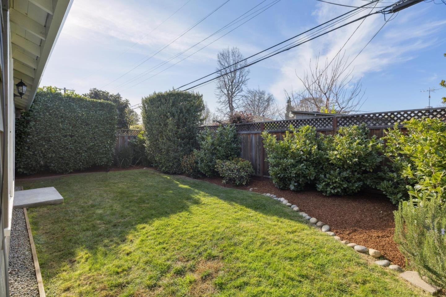 Detail Gallery Image 32 of 37 For 308 Hedge Rd, Menlo Park,  CA 94025 - 3 Beds | 2 Baths