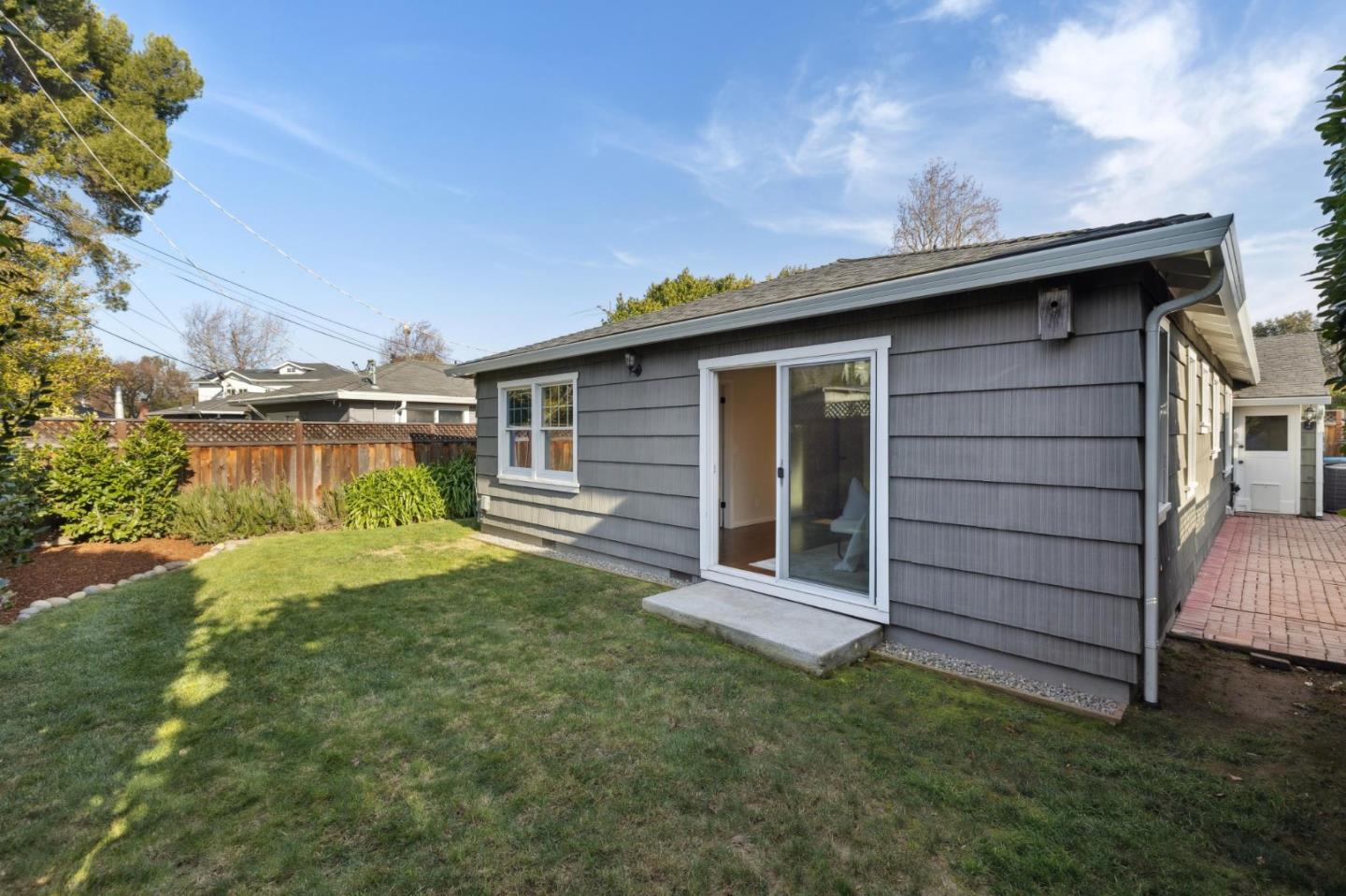 Detail Gallery Image 35 of 37 For 308 Hedge Rd, Menlo Park,  CA 94025 - 3 Beds | 2 Baths