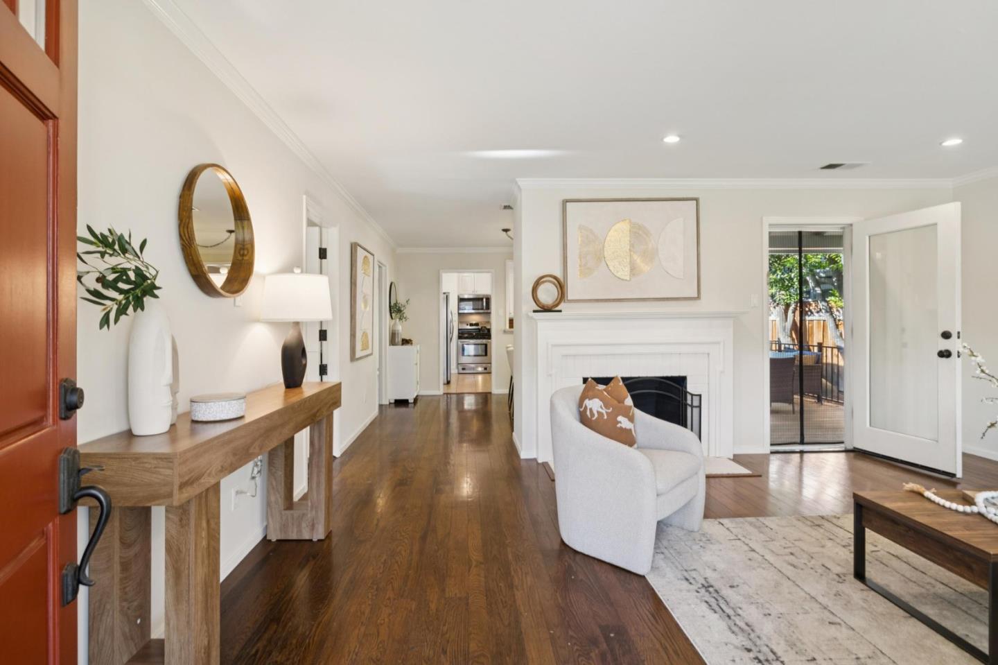 Detail Gallery Image 6 of 37 For 308 Hedge Rd, Menlo Park,  CA 94025 - 3 Beds | 2 Baths