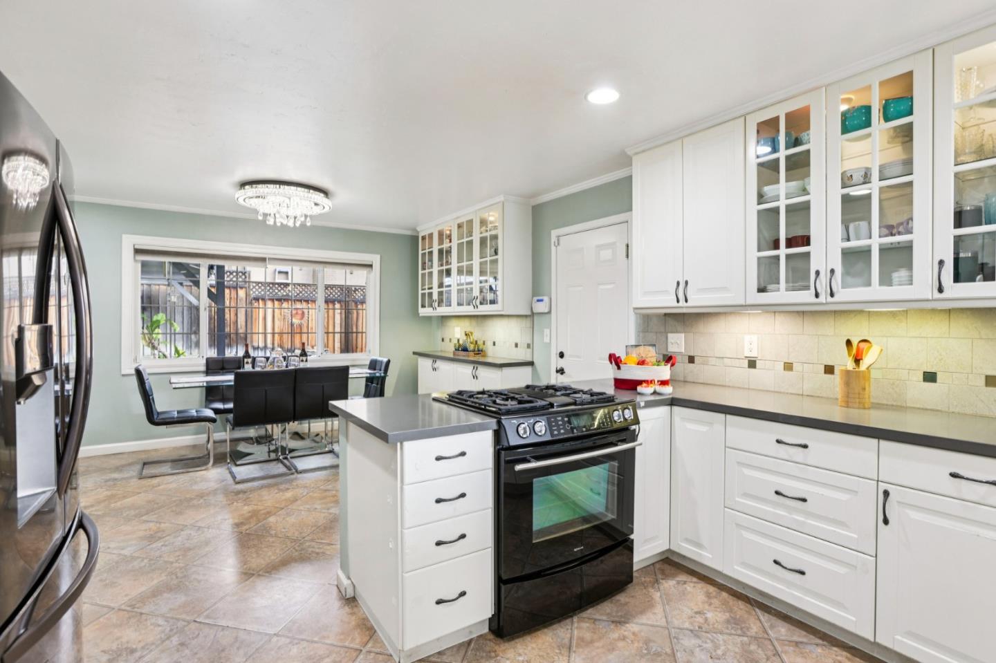 Detail Gallery Image 13 of 41 For 3272 Vistamont Dr, San Jose,  CA 95118 - 3 Beds | 2 Baths