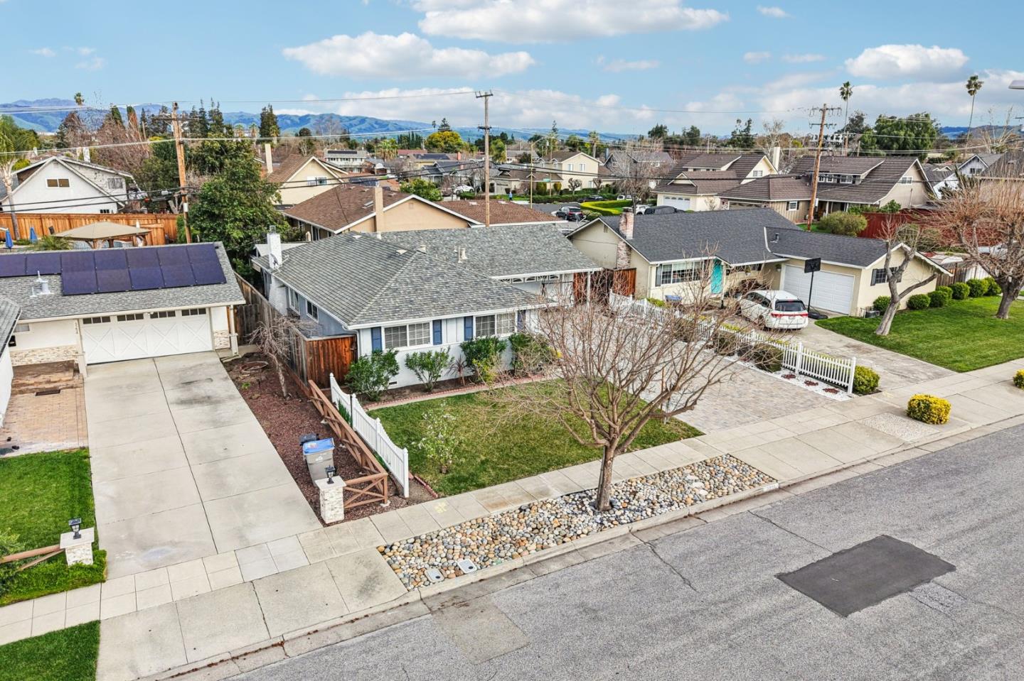 Detail Gallery Image 31 of 41 For 3272 Vistamont Dr, San Jose,  CA 95118 - 3 Beds | 2 Baths