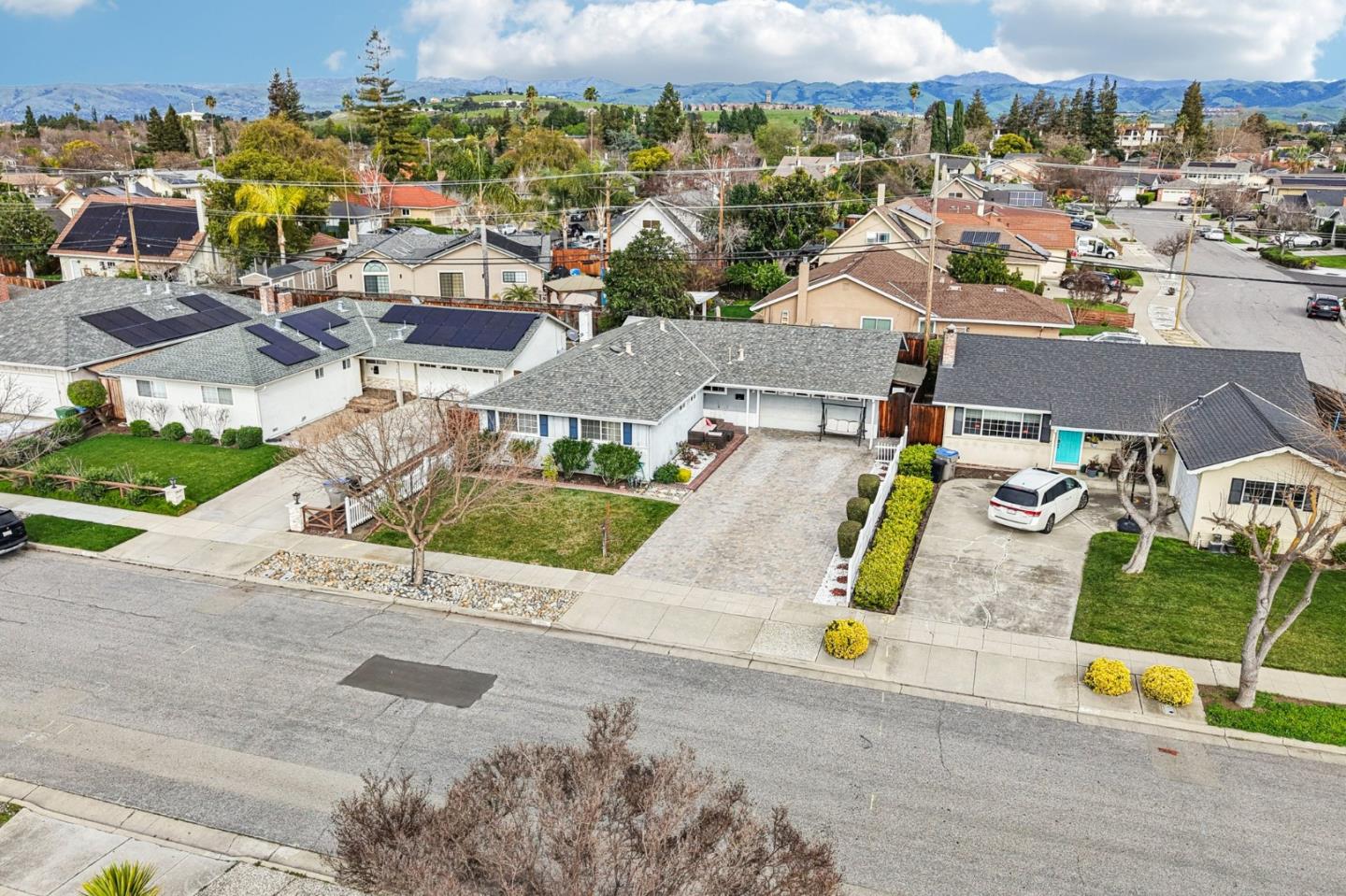 Detail Gallery Image 32 of 41 For 3272 Vistamont Dr, San Jose,  CA 95118 - 3 Beds | 2 Baths