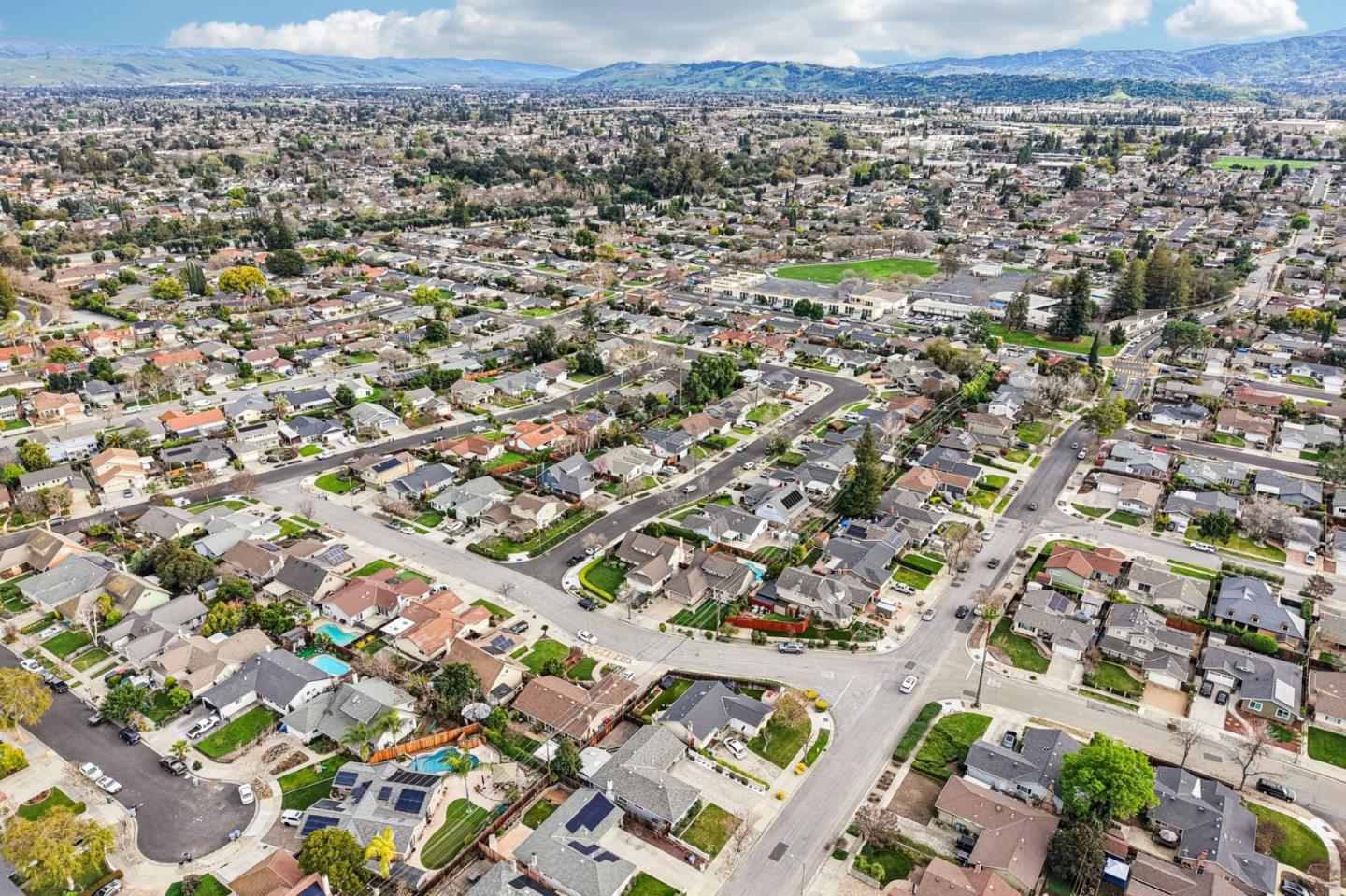 Detail Gallery Image 37 of 41 For 3272 Vistamont Dr, San Jose,  CA 95118 - 3 Beds | 2 Baths