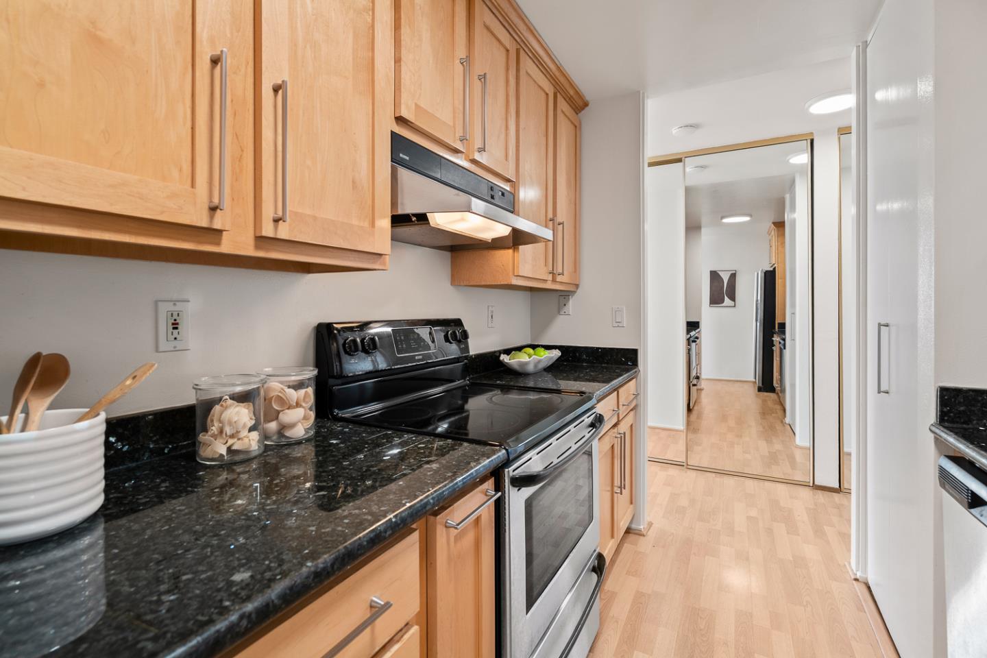 Detail Gallery Image 12 of 34 For 320 Vallejo Dr #40,  Millbrae,  CA 94030 - 2 Beds | 2 Baths