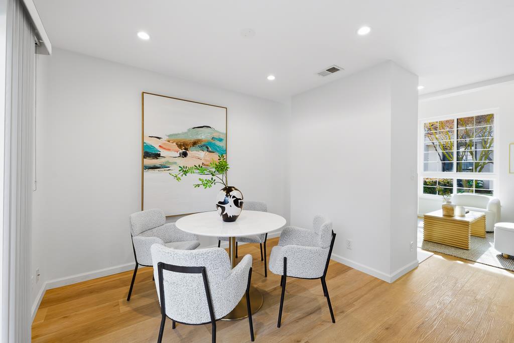 Detail Gallery Image 11 of 37 For 1036 Chula Vista Ter, Sunnyvale,  CA 94086 - 2 Beds | 2/1 Baths