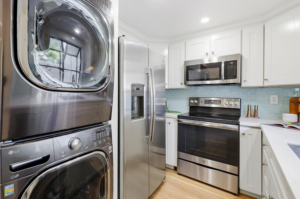 Detail Gallery Image 13 of 37 For 1036 Chula Vista Ter, Sunnyvale,  CA 94086 - 2 Beds | 2/1 Baths