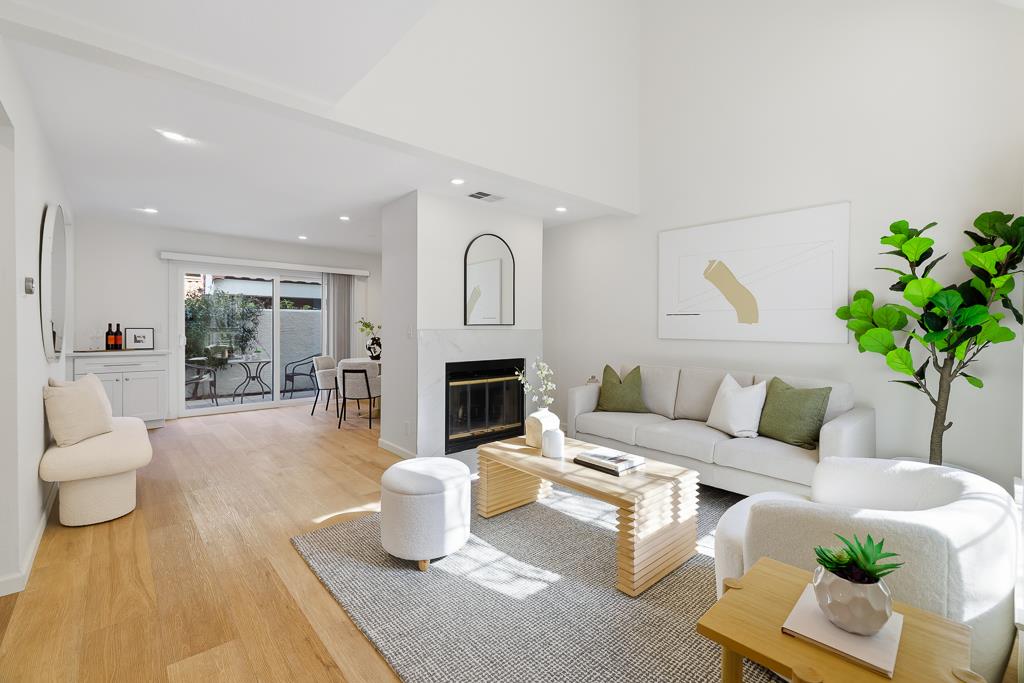 Detail Gallery Image 2 of 37 For 1036 Chula Vista Ter, Sunnyvale,  CA 94086 - 2 Beds | 2/1 Baths