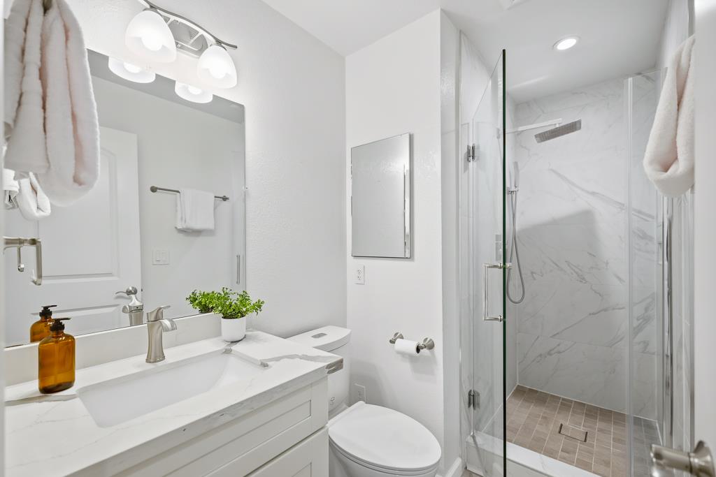 Detail Gallery Image 21 of 37 For 1036 Chula Vista Ter, Sunnyvale,  CA 94086 - 2 Beds | 2/1 Baths