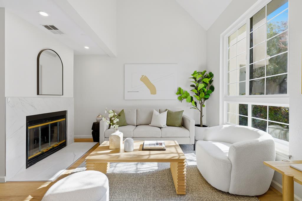 Detail Gallery Image 5 of 37 For 1036 Chula Vista Ter, Sunnyvale,  CA 94086 - 2 Beds | 2/1 Baths