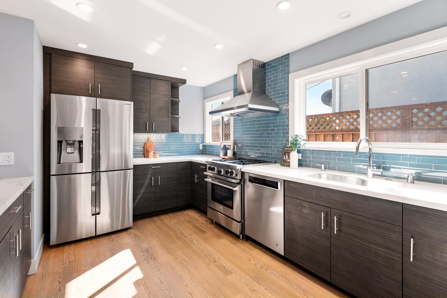 Detail Gallery Image 10 of 37 For 331 Rockwood Dr, South San Francisco,  CA 94080 - 3 Beds | 2 Baths