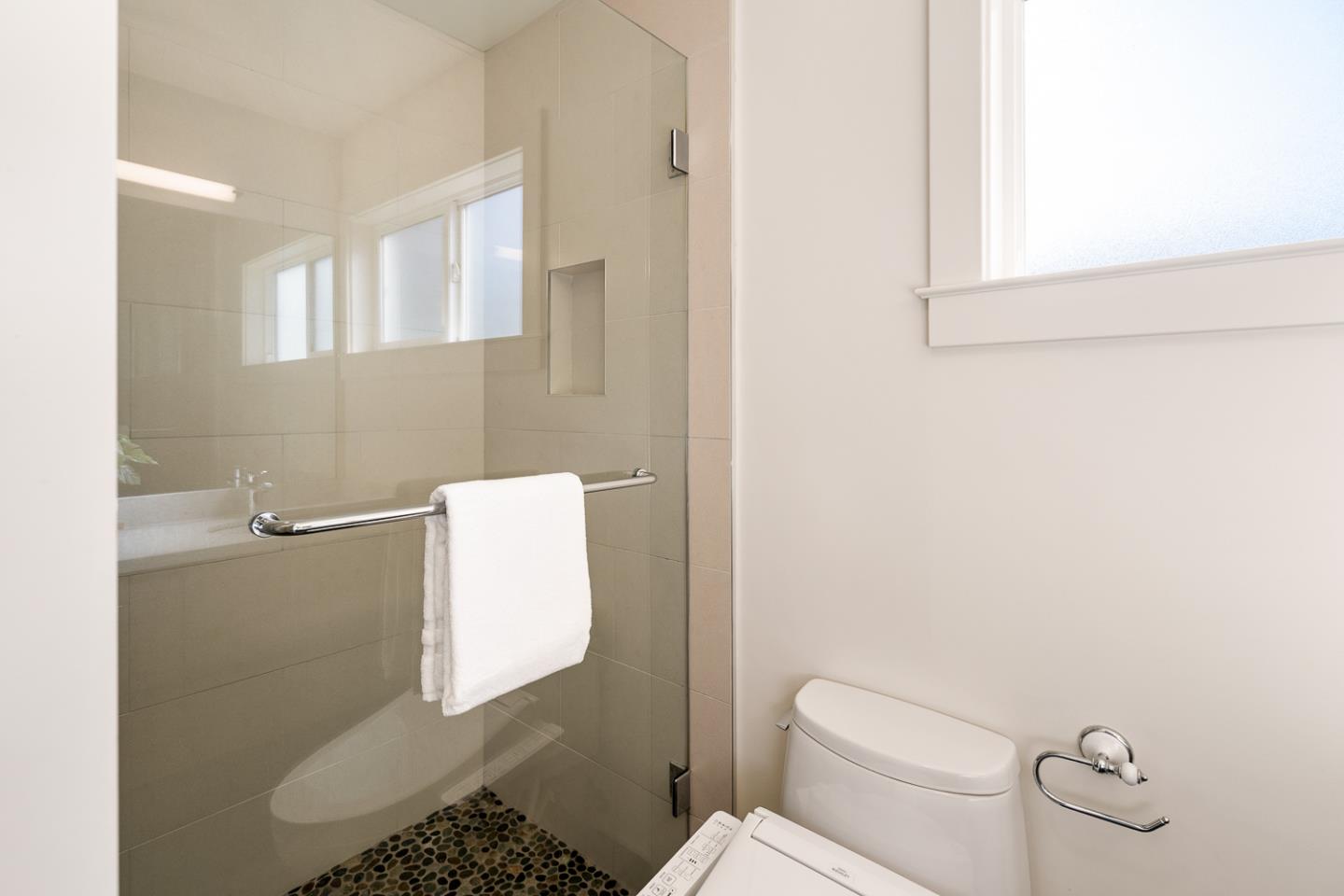 Detail Gallery Image 18 of 37 For 331 Rockwood Dr, South San Francisco,  CA 94080 - 3 Beds | 2 Baths