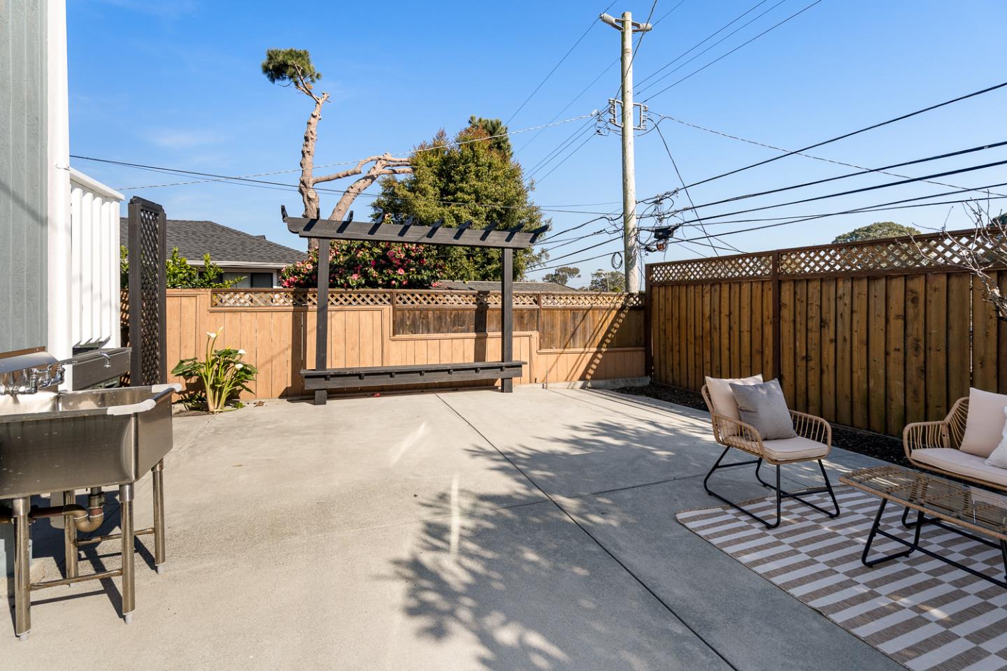 Detail Gallery Image 31 of 37 For 331 Rockwood Dr, South San Francisco,  CA 94080 - 3 Beds | 2 Baths