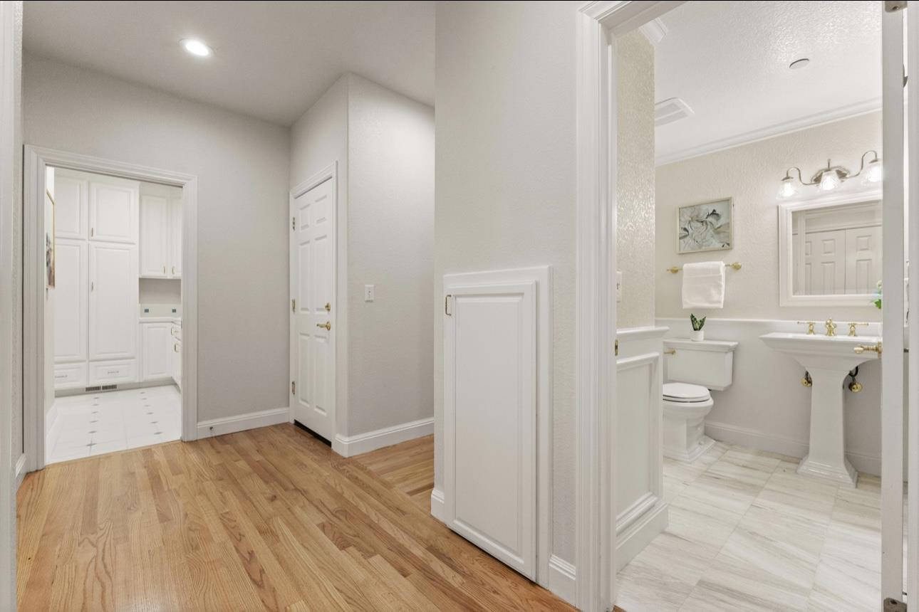 Detail Gallery Image 22 of 40 For 1925 Mantelli Dr, Gilroy,  CA 95020 - 5 Beds | 3/1 Baths