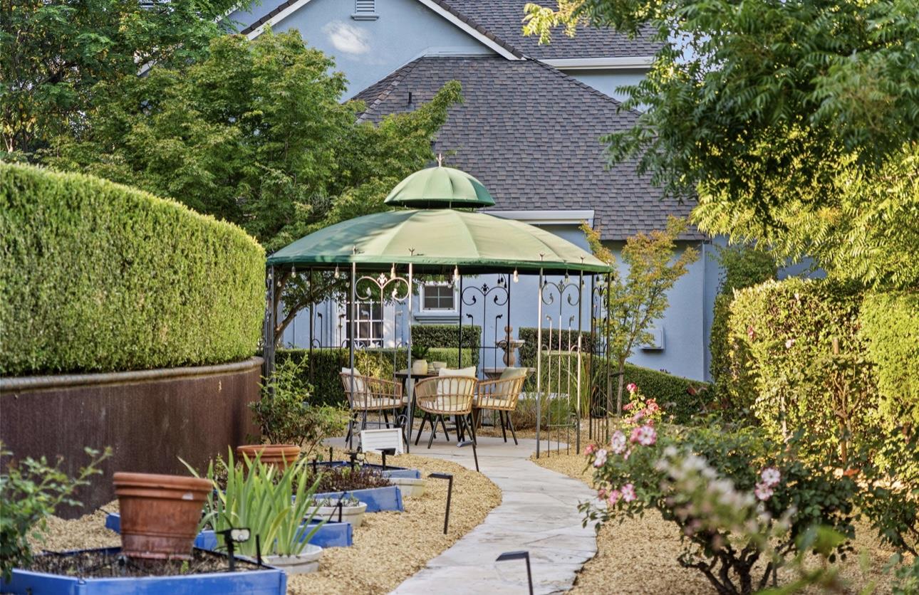 Detail Gallery Image 35 of 40 For 1925 Mantelli Dr, Gilroy,  CA 95020 - 5 Beds | 3/1 Baths