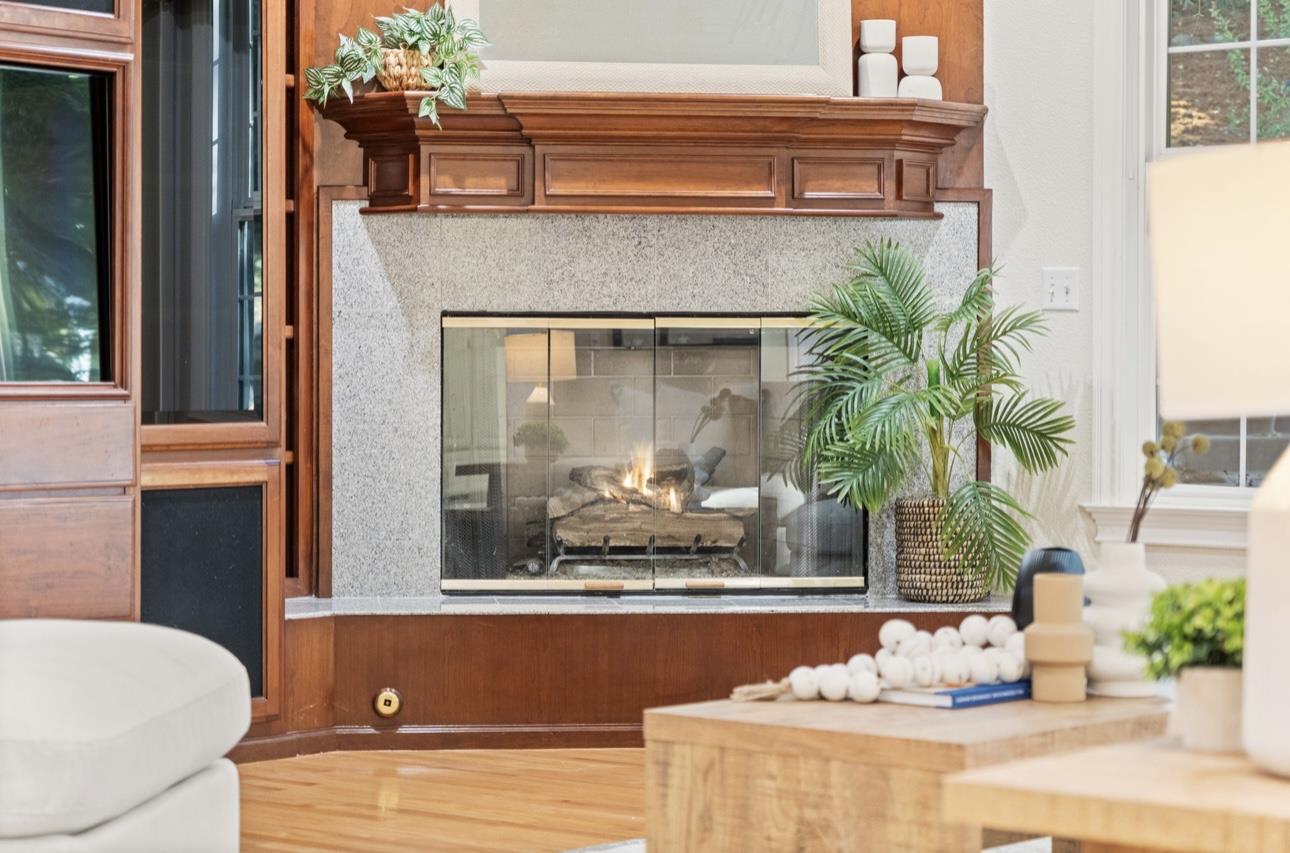 Detail Gallery Image 4 of 40 For 1925 Mantelli Dr, Gilroy,  CA 95020 - 5 Beds | 3/1 Baths