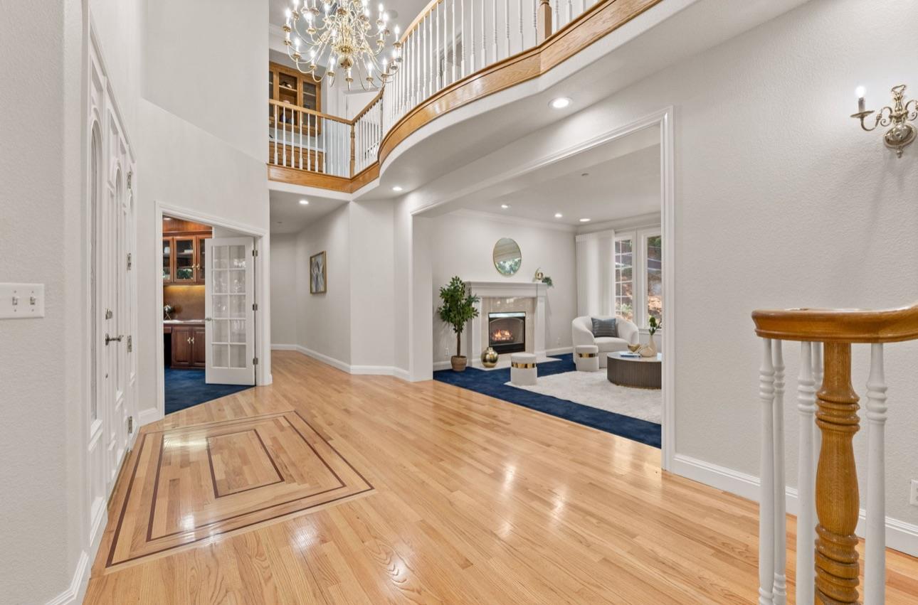 Detail Gallery Image 8 of 40 For 1925 Mantelli Dr, Gilroy,  CA 95020 - 5 Beds | 3/1 Baths