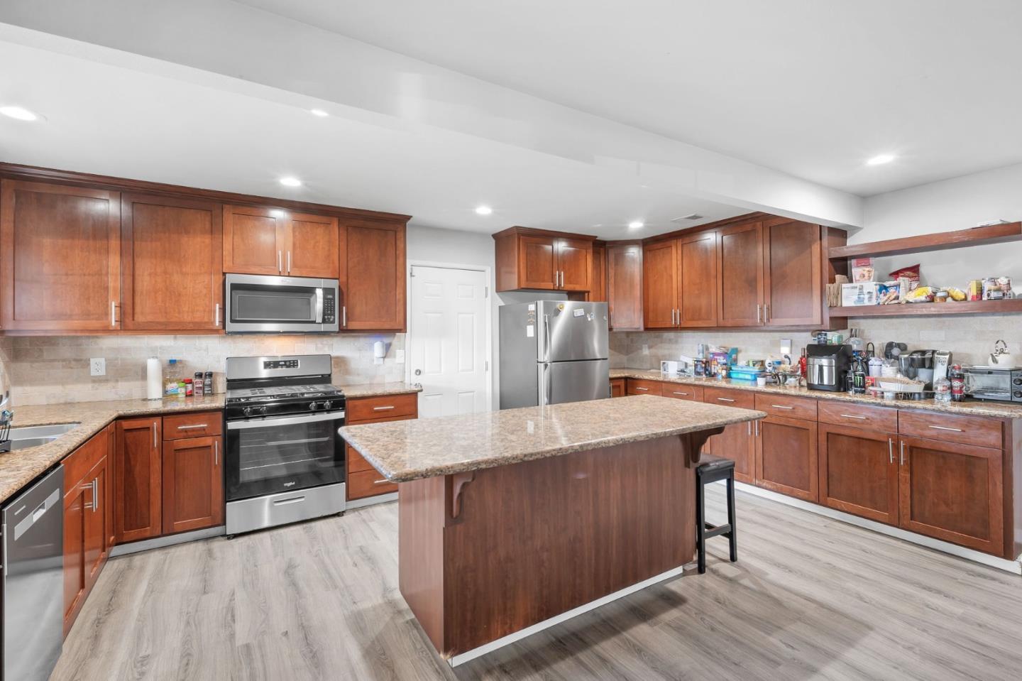 Detail Gallery Image 7 of 12 For 16012 Julie Ln, Lathrop,  CA 95330 - 3 Beds | 2 Baths