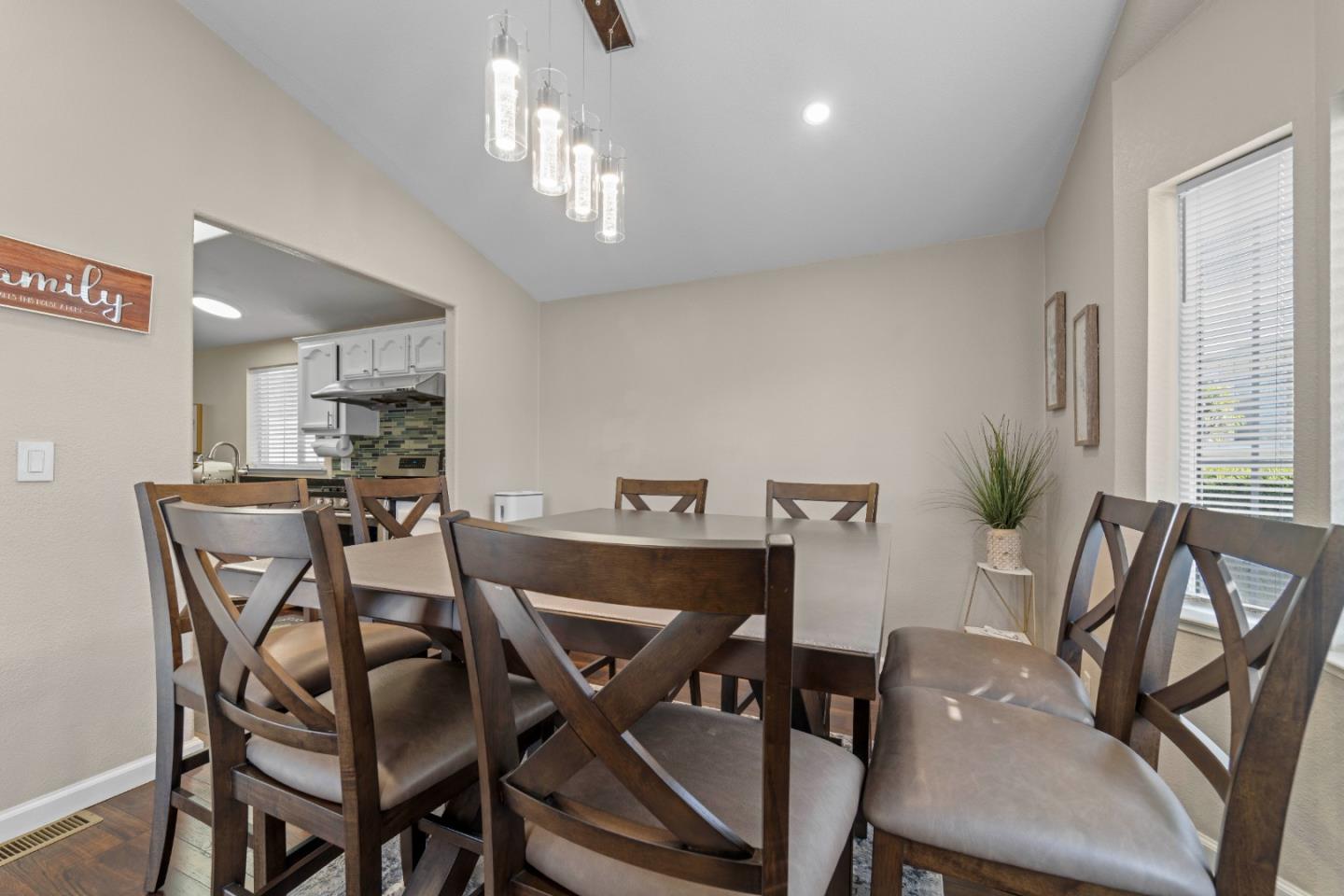 Detail Gallery Image 12 of 27 For 5450 Monterey Rd #15,  San Jose,  CA 95111 - 3 Beds | 2 Baths