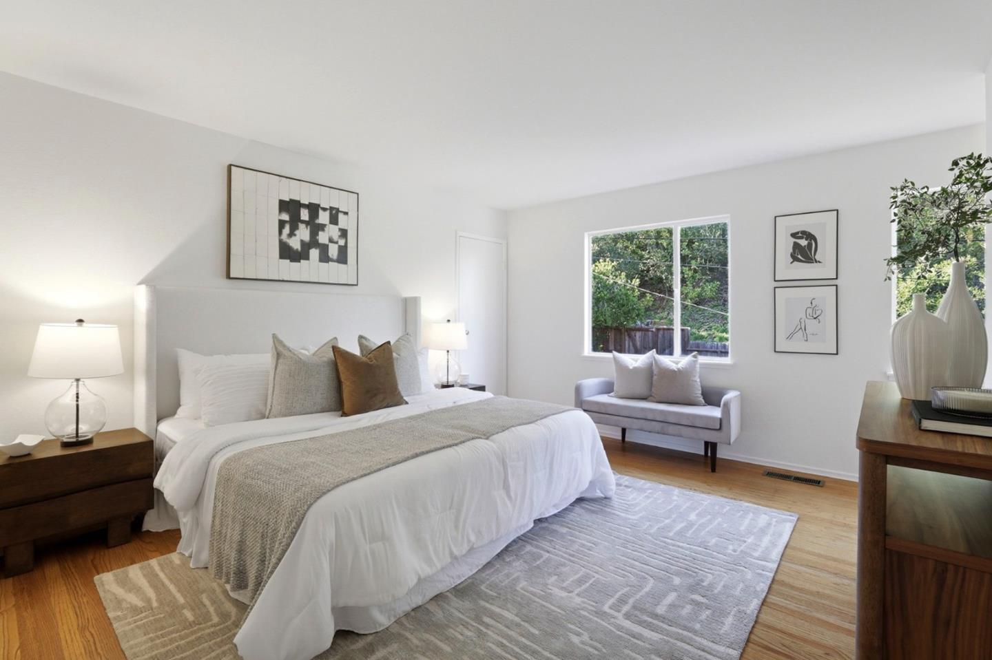 Detail Gallery Image 14 of 22 For 3722 Red Oak Way, Redwood City,  CA 94061 - 3 Beds | 2/1 Baths