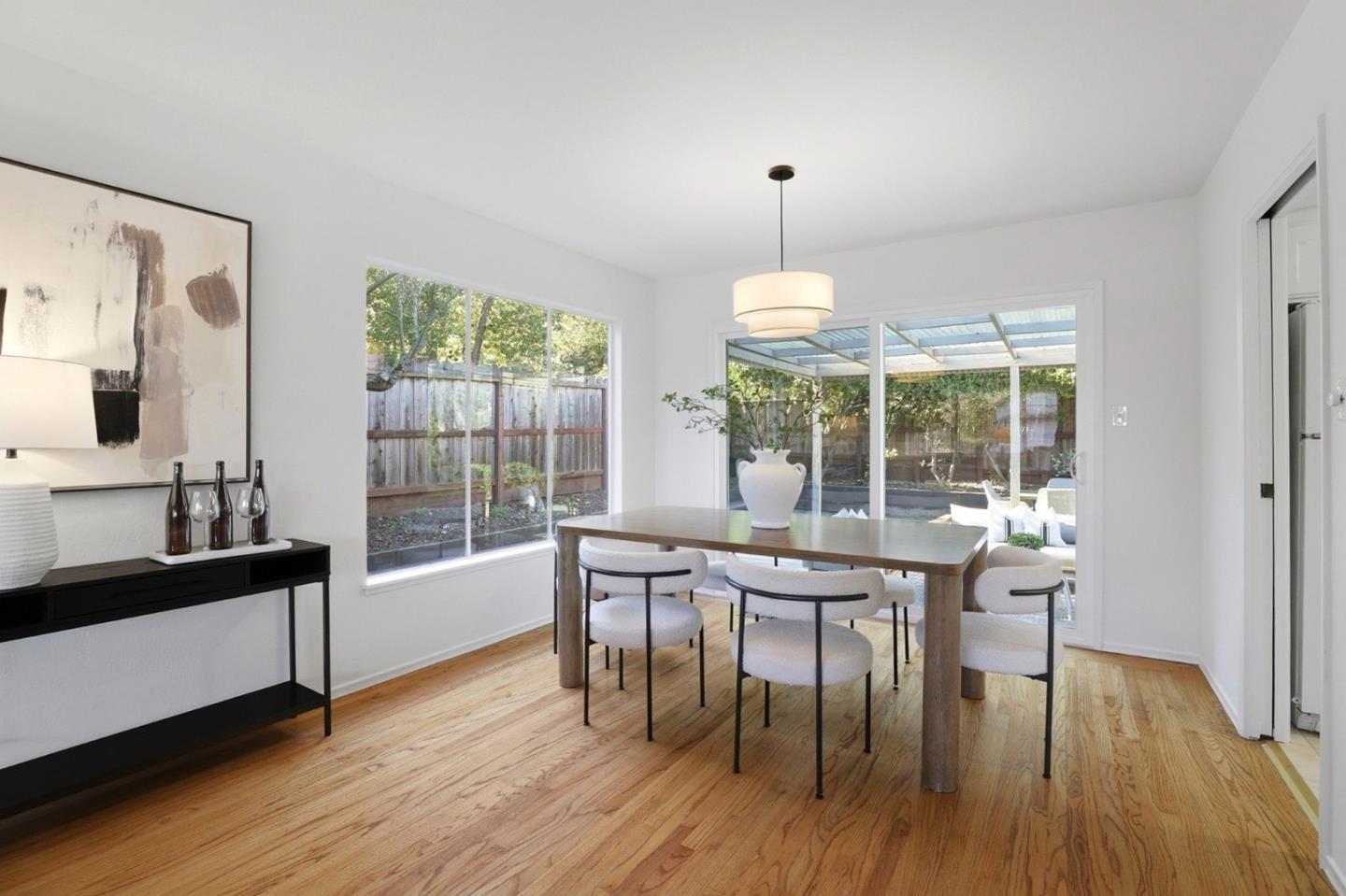 Detail Gallery Image 7 of 22 For 3722 Red Oak Way, Redwood City,  CA 94061 - 3 Beds | 2/1 Baths