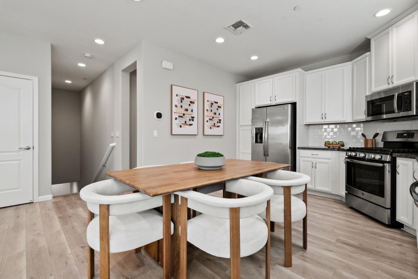 Detail Gallery Image 11 of 60 For 2726 Terni Ct #6,  San Jose,  CA 95111 - 2 Beds | 2/1 Baths